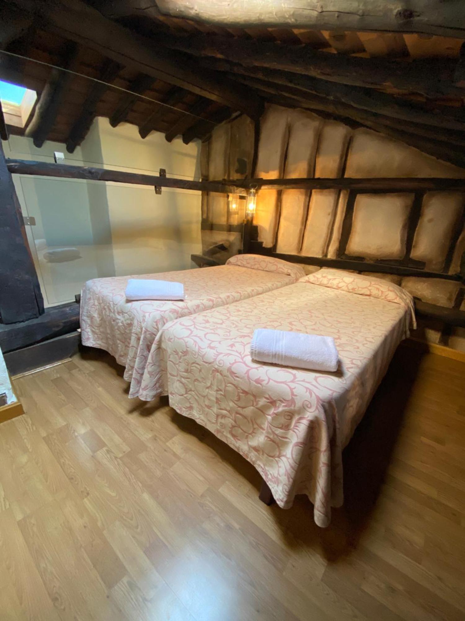 Apartamentos Rurales La Antigua Fonda Candelario Exteriör bild